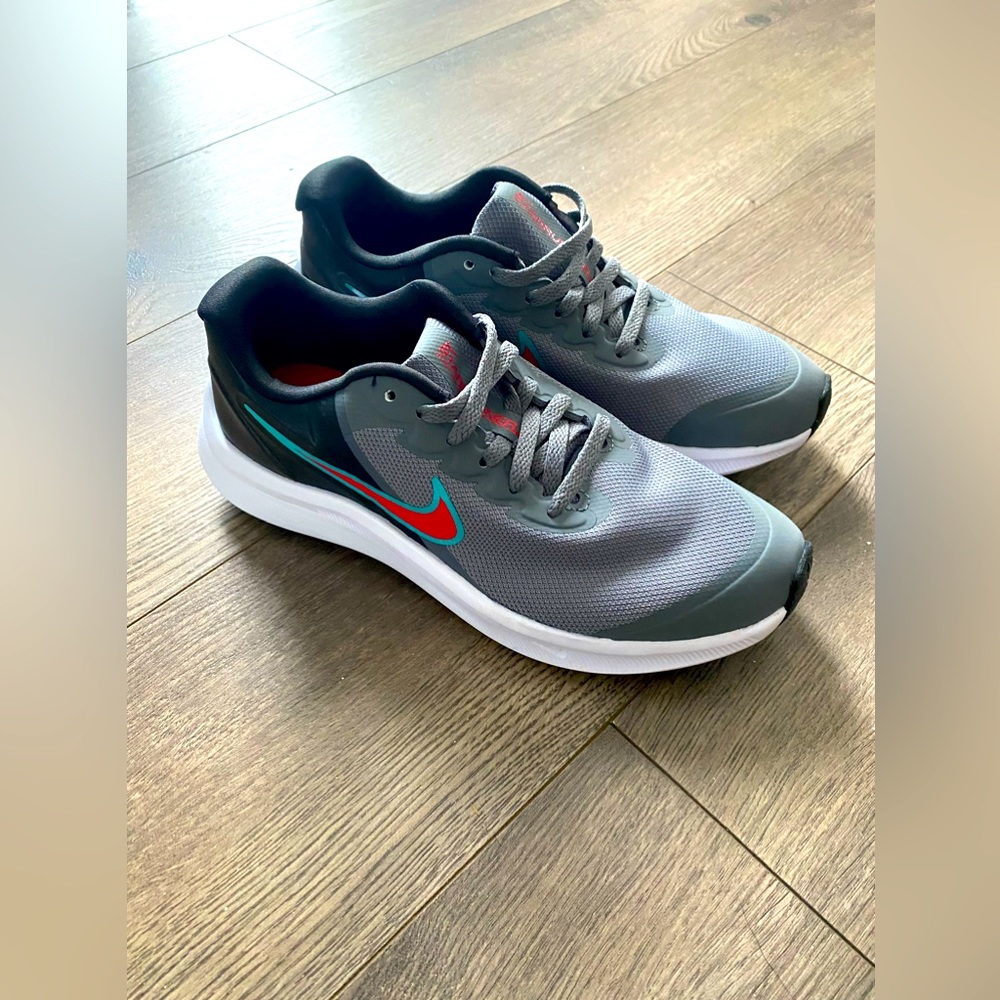Youth Nike Star Runner 3’s